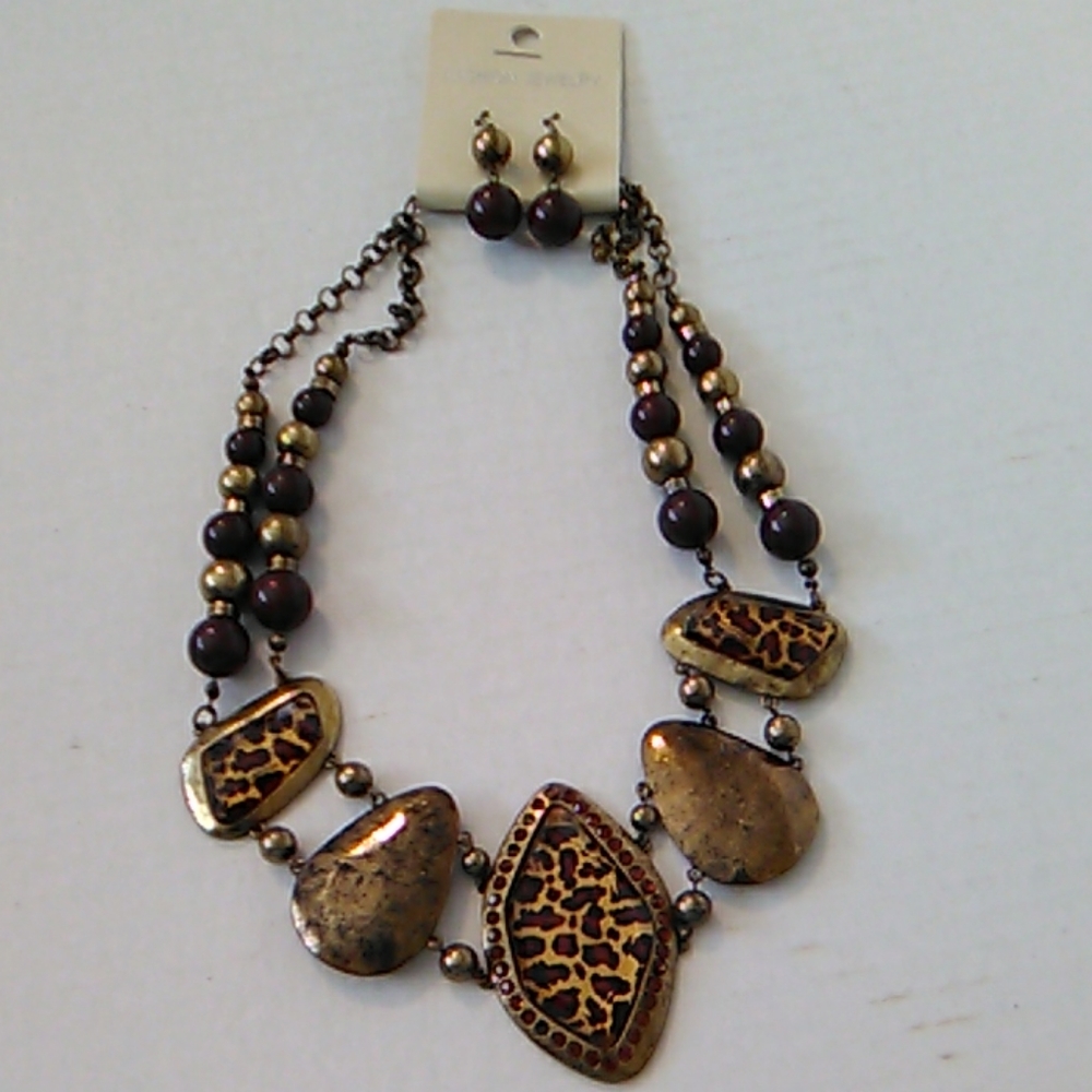 Nwt Leopard necklace set - Picture 2 of 8